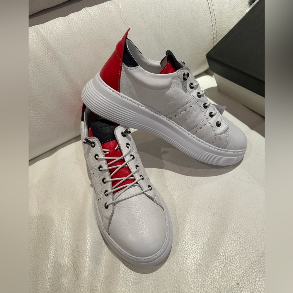 NIB Spring Step Stylish Sneakers.elastic toggle laces for easy on and off. s 38 - Picture 2 of 14